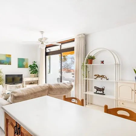 Sunflower Apartment