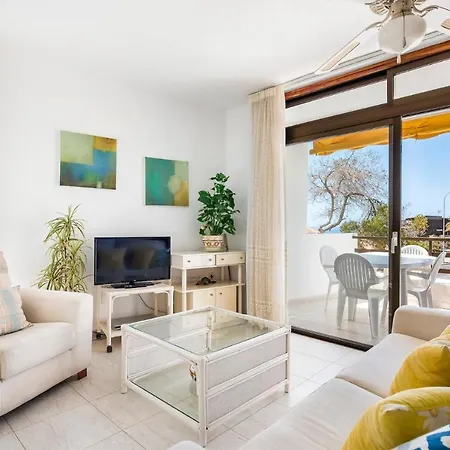 Sunflower Apartment *